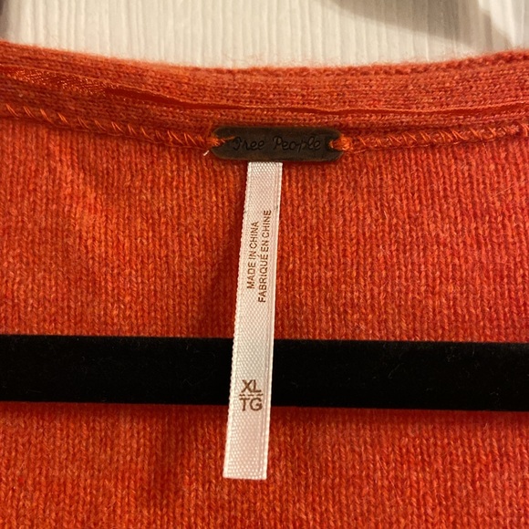 Free People Harmony Cashmere V-Neck Coral Sweater - Picture 4 of 5